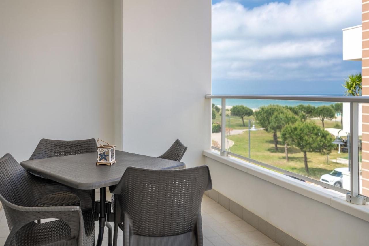 Residenze Roscioli Aparthotel Roseto Degli Abruzzi Bagian luar foto