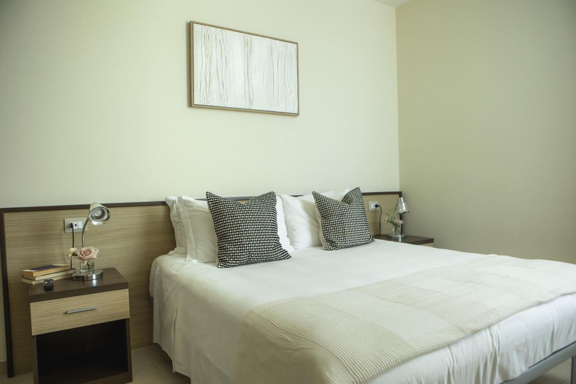 Residenze Roscioli Aparthotel Roseto Degli Abruzzi Bagian luar foto