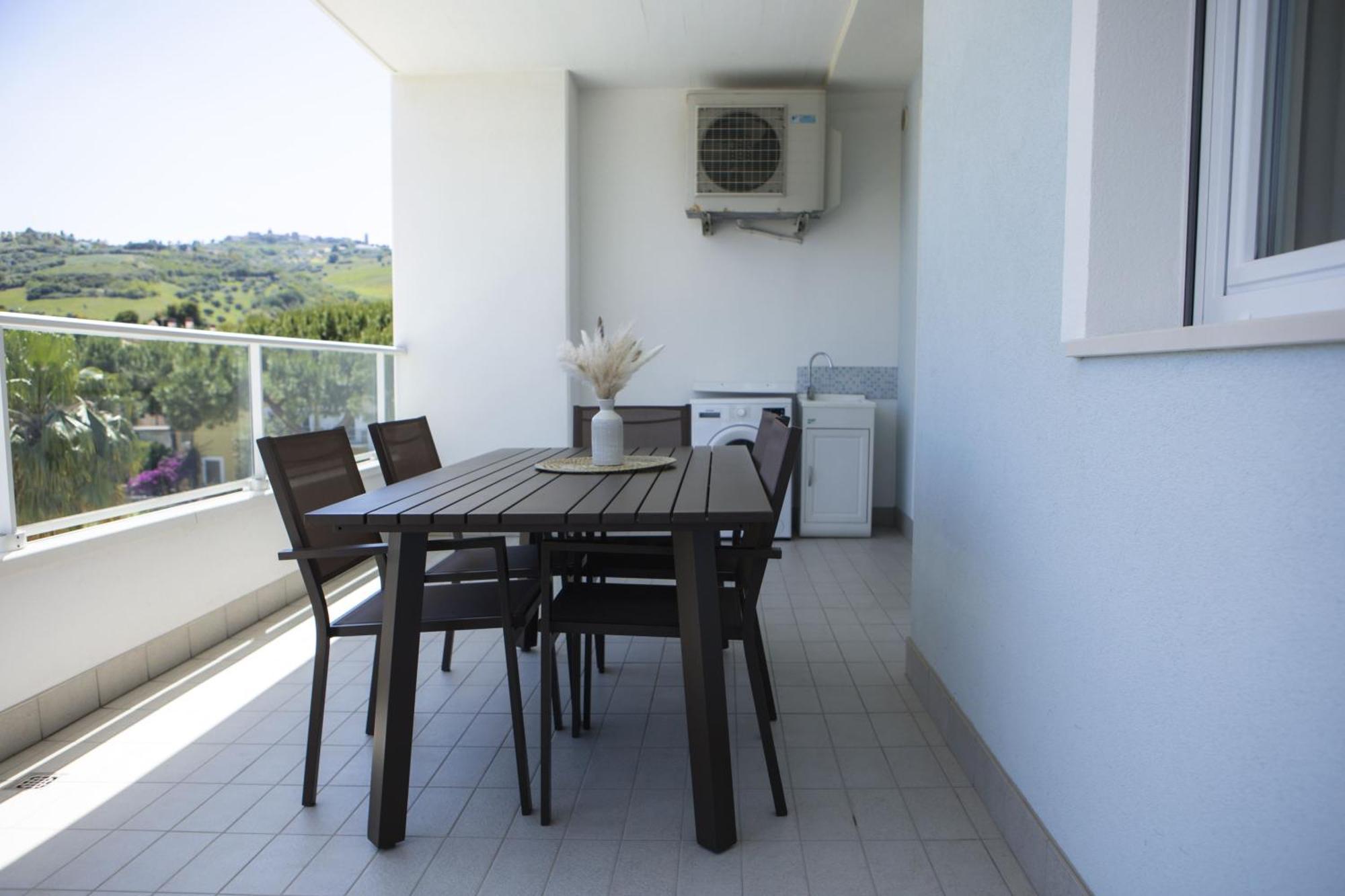 Residenze Roscioli Aparthotel Roseto Degli Abruzzi Bagian luar foto