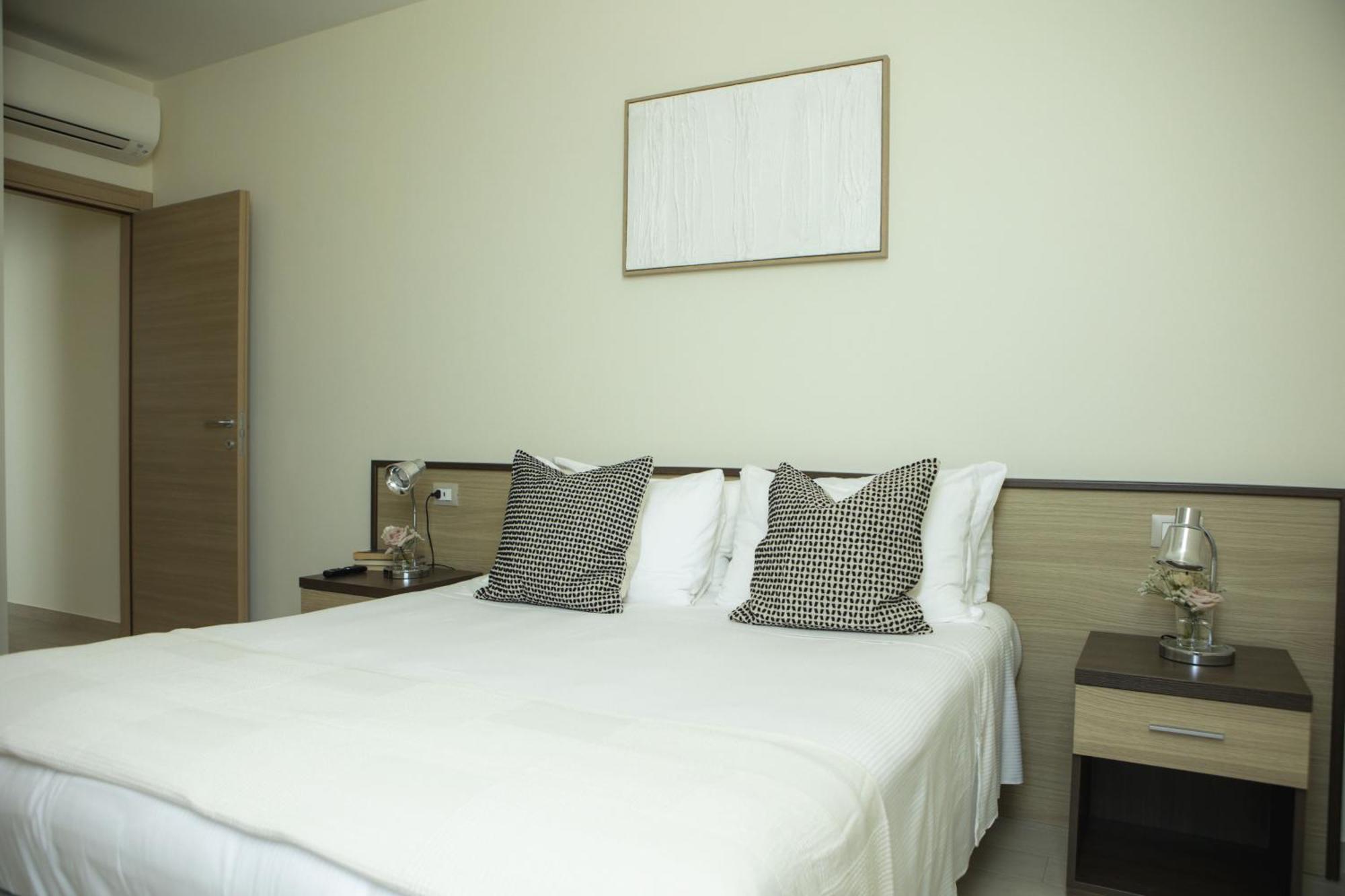 Residenze Roscioli Aparthotel Roseto Degli Abruzzi Bagian luar foto