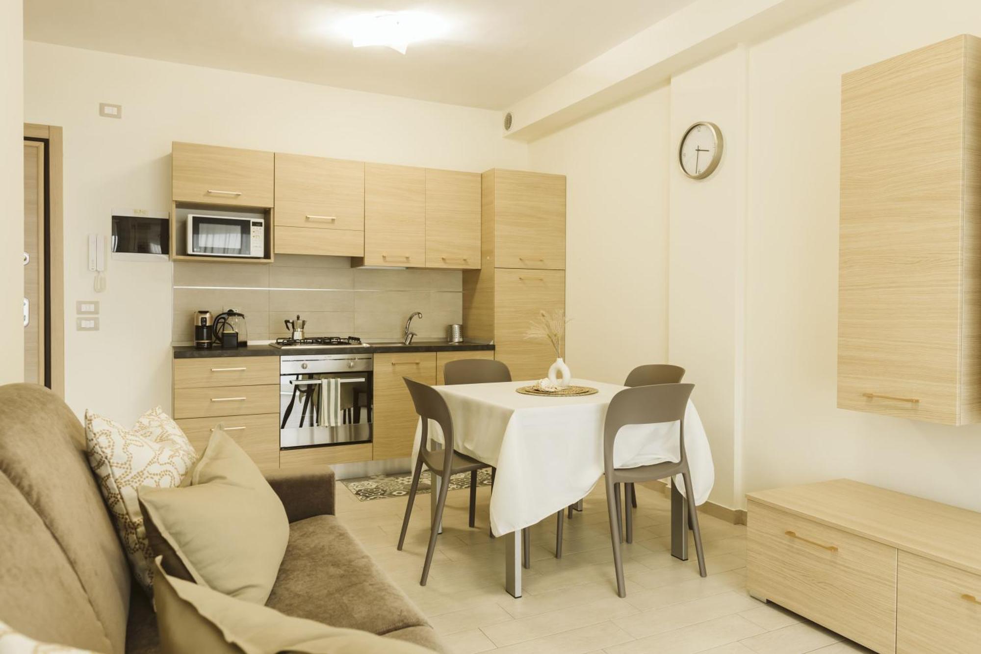 Residenze Roscioli Aparthotel Roseto Degli Abruzzi Bagian luar foto
