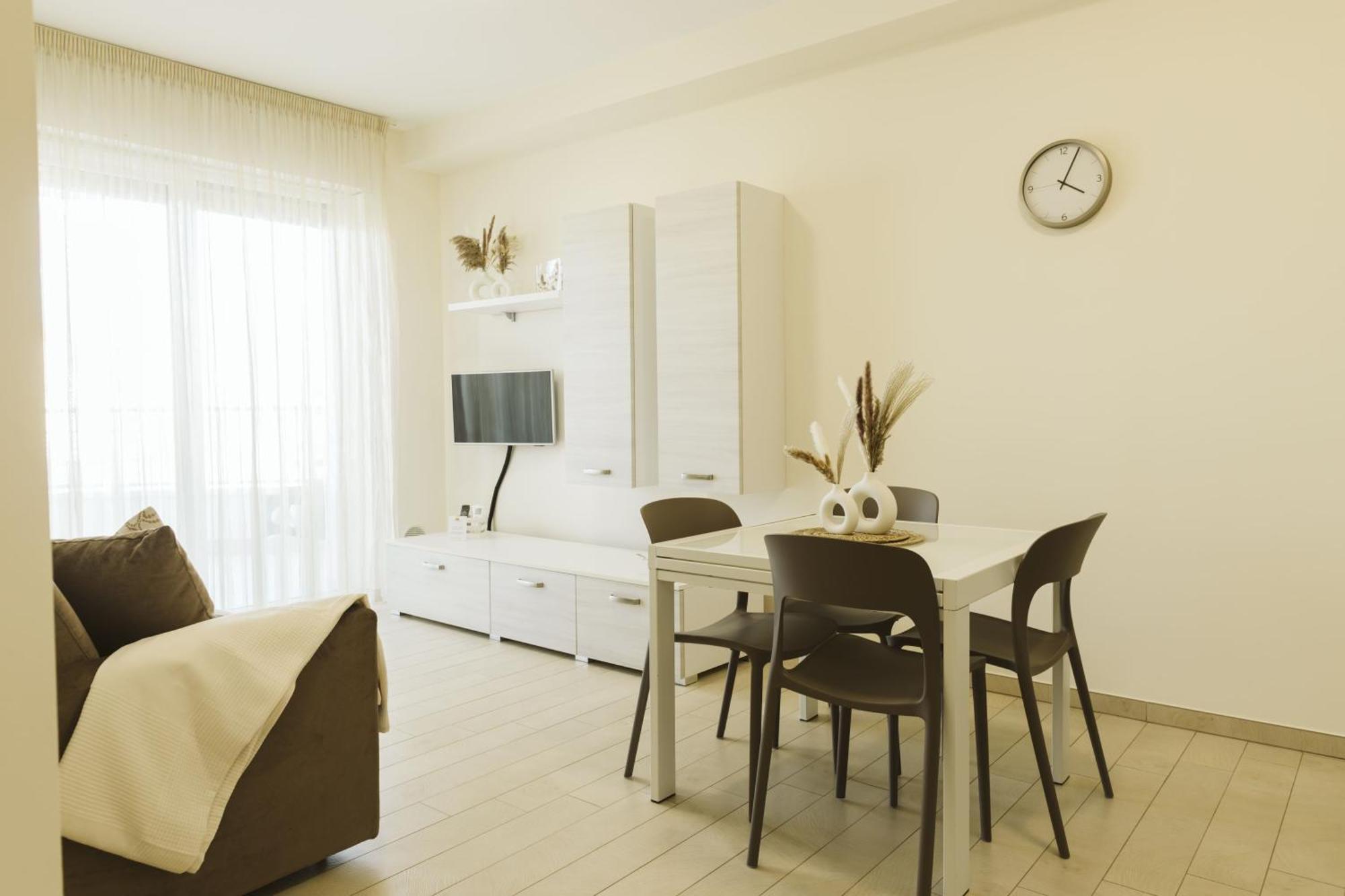 Residenze Roscioli Aparthotel Roseto Degli Abruzzi Bagian luar foto