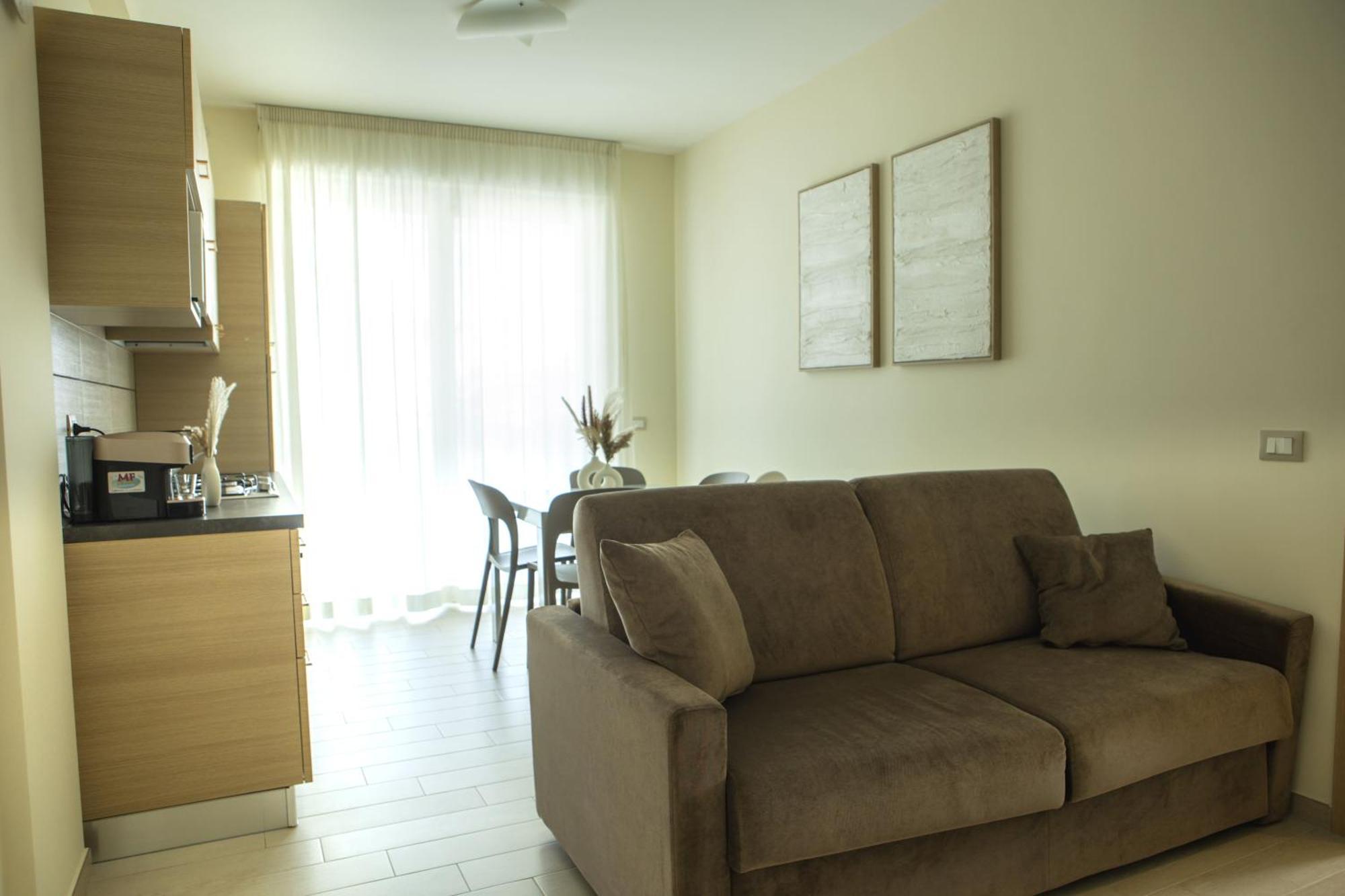 Residenze Roscioli Aparthotel Roseto Degli Abruzzi Bagian luar foto