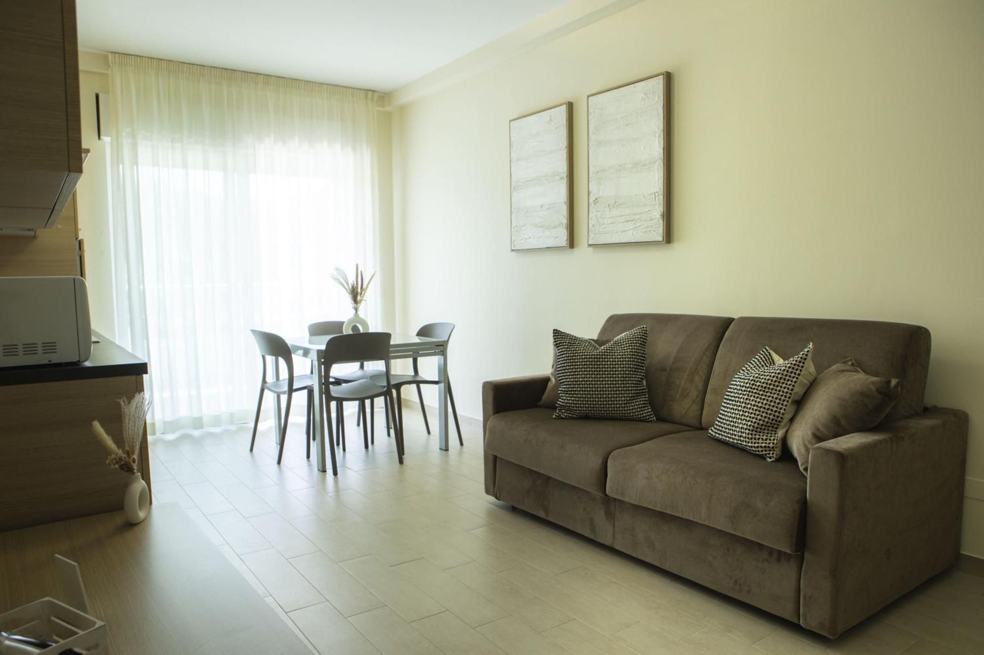 Residenze Roscioli Aparthotel Roseto Degli Abruzzi Bagian luar foto